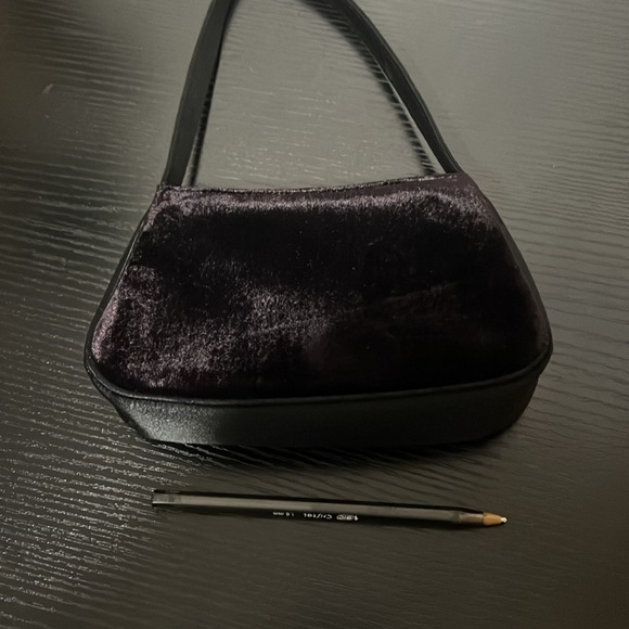 Mini Velvet Purse - Picture 4 of 4